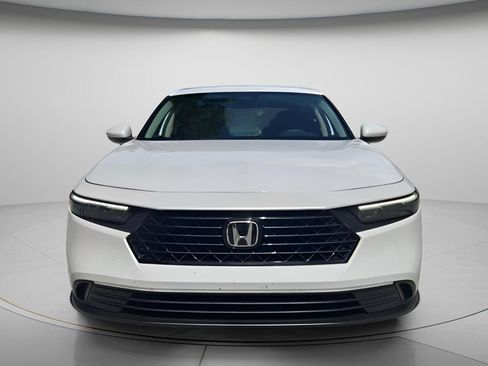 Certified 2025 Honda Accord LX image 5
