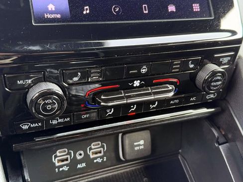 Certified 2025 Jeep Grand Cherokee Altitude image 26