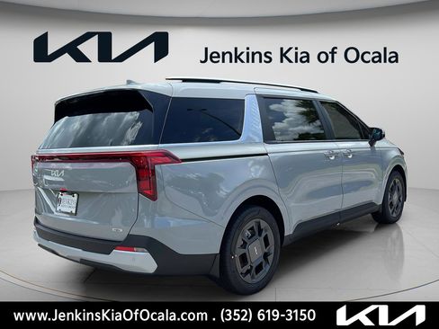 New 2026 Kia Carnival EX FWD image 3