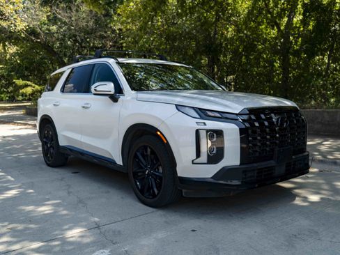 Used 2024 Hyundai Palisade XRT FWD image 2