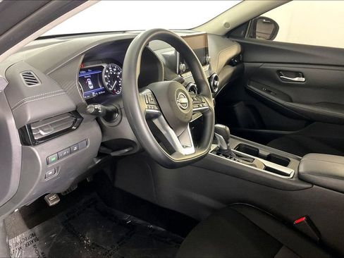 Used 2025 Nissan Sentra SV FWD image 16