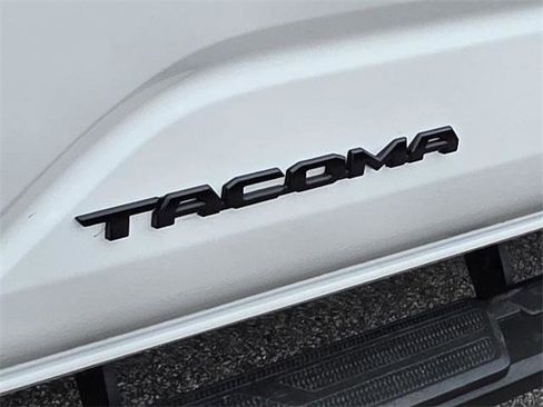 Certified 2025 Toyota Tacoma TRD Off-Road image 33