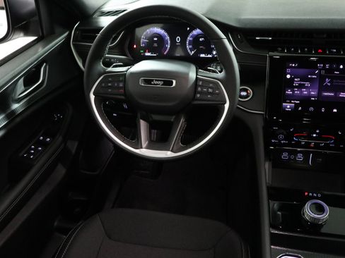 New 2026 Jeep Grand Cherokee Laredo X AWD/4WD image 16