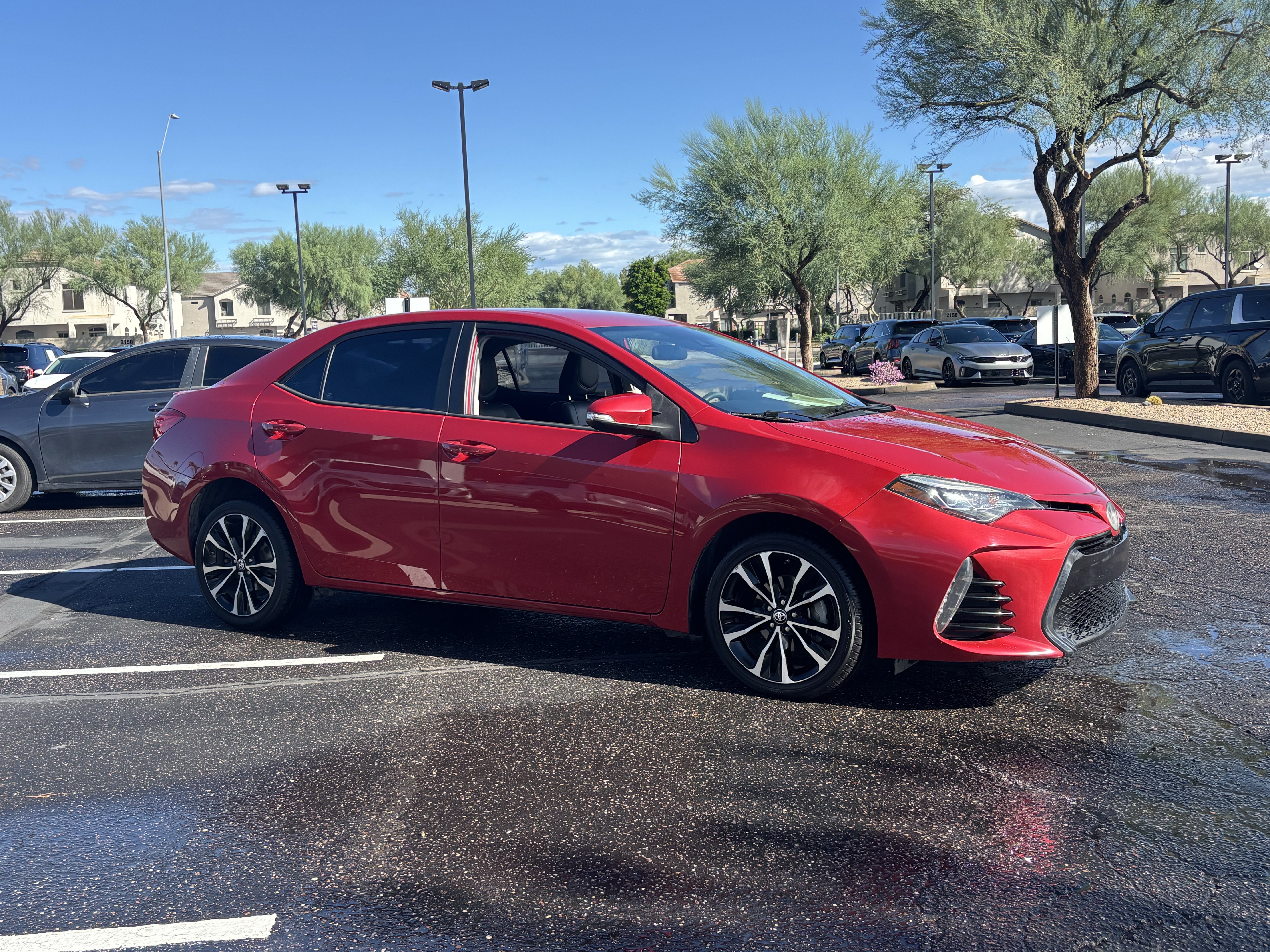 Used 2018 Toyota Corolla SE w/ Carpet Mat Package (TMS) FWD image 31