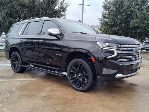 Used 2021 Chevrolet Tahoe Premier w/ Premium Package image 16