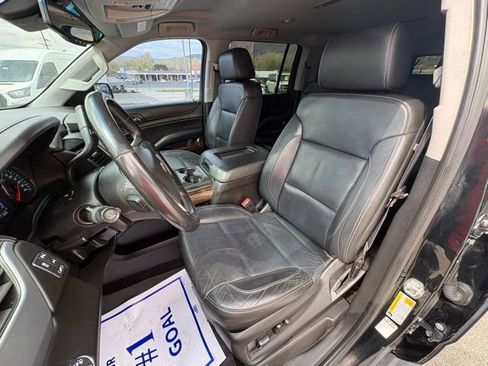 Used 2018 Chevrolet Suburban LT RWD image 30