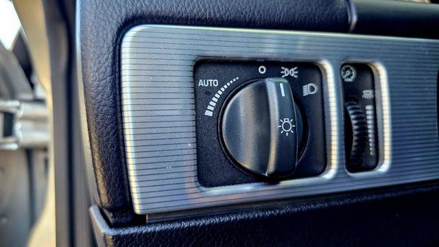 Used 2004 Ford Thunderbird RWD image 22
