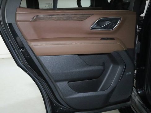 Used 2021 Chevrolet Tahoe High Country w/ Premium Package AWD/4WD image 16