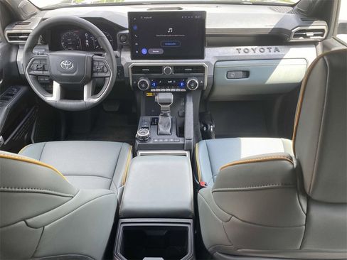 Used 2025 Toyota Tacoma Trailhunter image 11