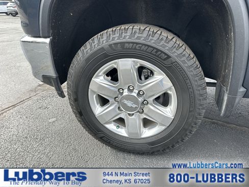 Used 2020 Chevrolet Silverado 2500 LTZ w/ LTZ Convenience Package image 10