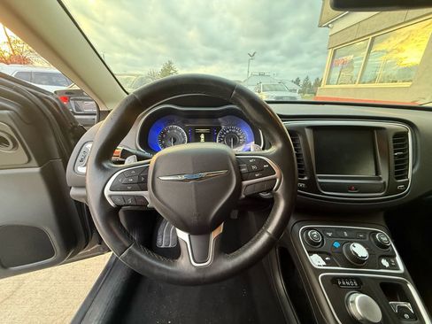 Used 2016 Chrysler 200 Limited w/ Convenience Group image 14