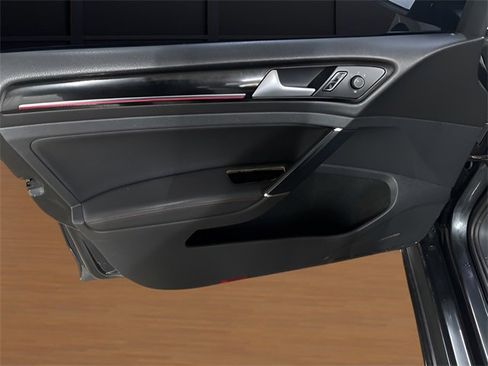 Used 2015 Volkswagen GTI SE w/ Lighting Package (SEL) image 10