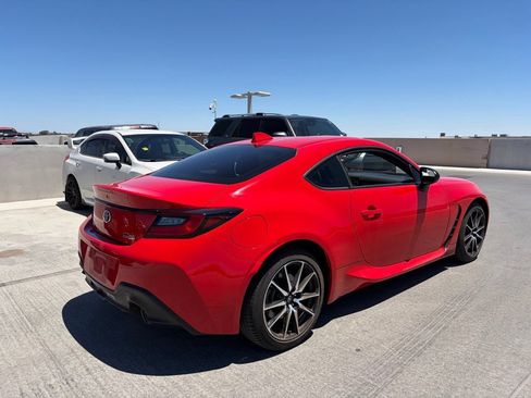 Used 2023 Toyota GR86 RWD image 2