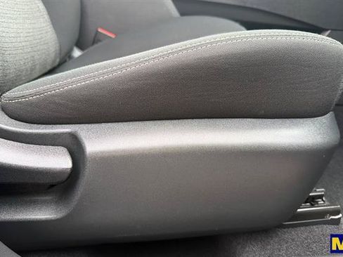 Used 2022 Nissan Rogue S FWD image 22