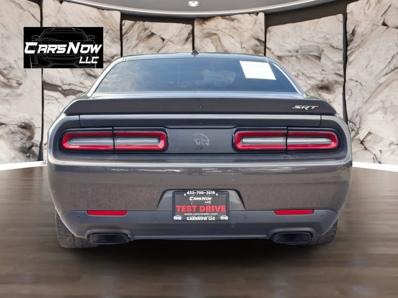 Used 2016 Dodge Challenger SRT Hellcat RWD image 5