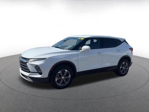Used 2026 Chevrolet Blazer LT FWD image 6