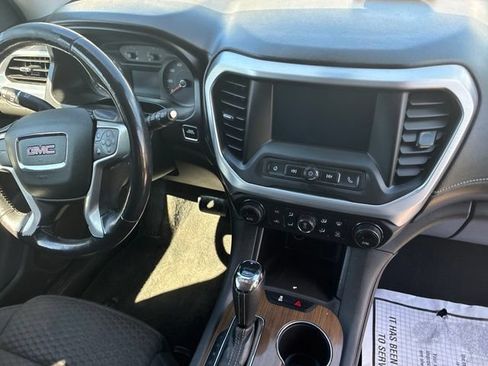 Used 2018 GMC Acadia SLE AWD/4WD image 8