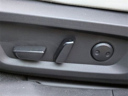 New 2025 Mitsubishi Outlander SE image 21