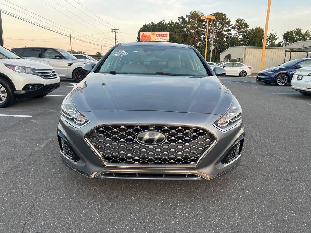 Used 2019 Hyundai Sonata Limited w/ Ultimate Package 04 FWD image 2
