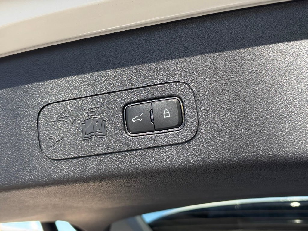 New 2027 Lincoln Aviator AWD image 7