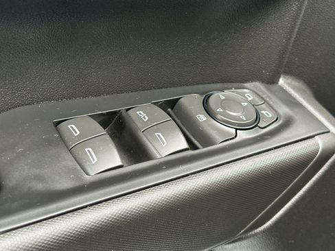 Used 2025 Chevrolet Silverado 1500 Custom image 12