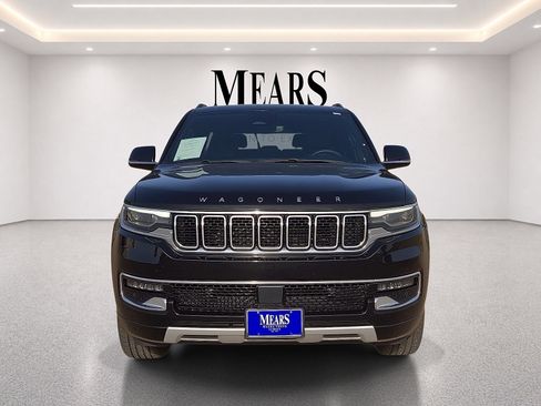 Used 2024 Jeep Wagoneer Series II w/ Flexible Seating Group RWD image 8