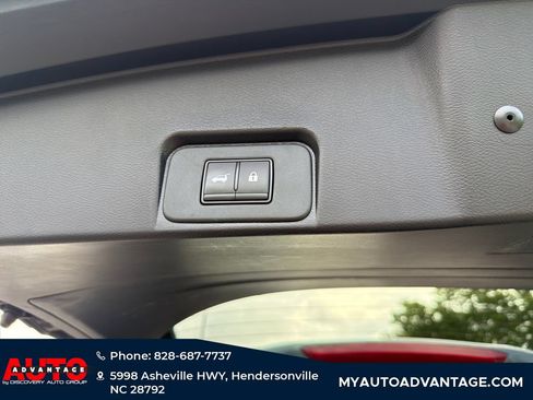 Used 2025 Nissan Rogue SV AWD/4WD image 33