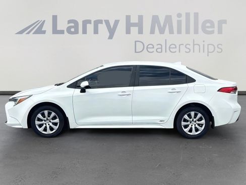 Used 2025 Toyota Corolla LE w/ Convenience Package AWD/4WD image 3