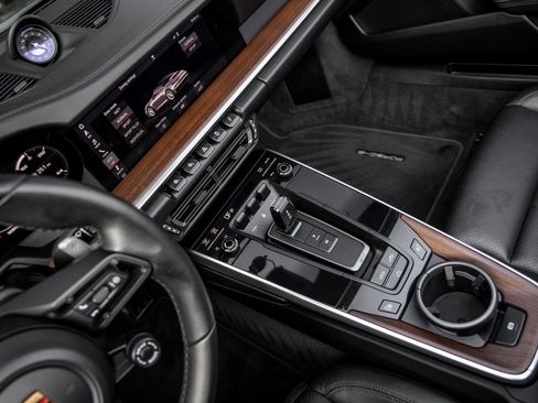 Certified 2020 Porsche 911 Carrera 4S AWD/4WD image 32