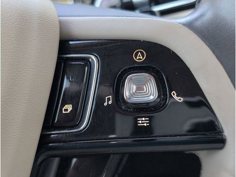 Used 2022 Lincoln Corsair Reserve w/ Luxury Package image 22