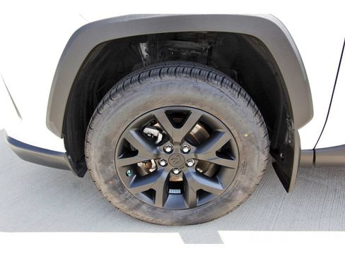 Used 2024 Toyota RAV4 LE FWD image 30