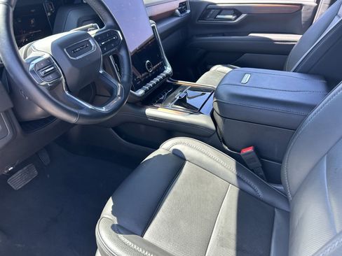 Certified 2025 GMC Yukon Denali AWD/4WD image 8