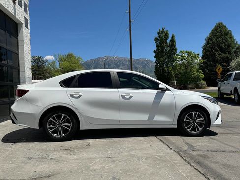 Used 2023 Kia Forte LXS FWD image 12