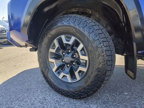 Used 2023 Toyota Tacoma TRD Off-Road AWD/4WD image 33