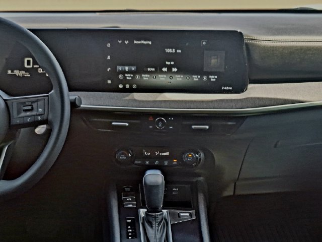 Used 2026 Nissan Kicks SV FWD image 17