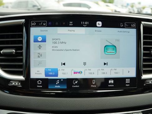 Used 2026 Chrysler Pacifica Select FWD image 5