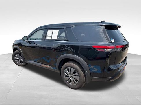 Certified 2026 Nissan Pathfinder S FWD image 6