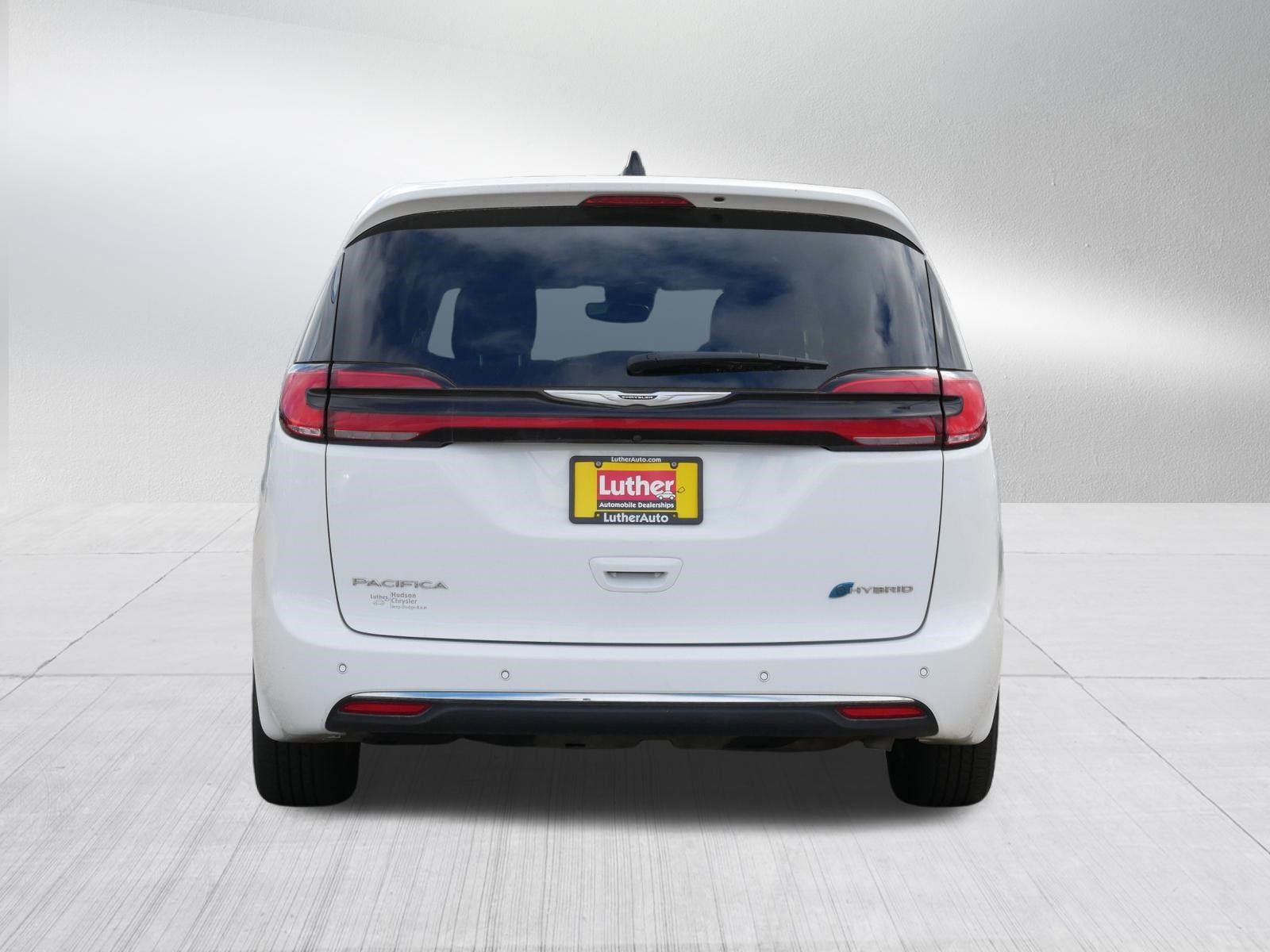 Used 2024 Chrysler Pacifica Limited FWD image 6