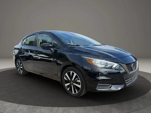 Used 2022 Nissan Versa SR w/ Electronics Package FWD image 3