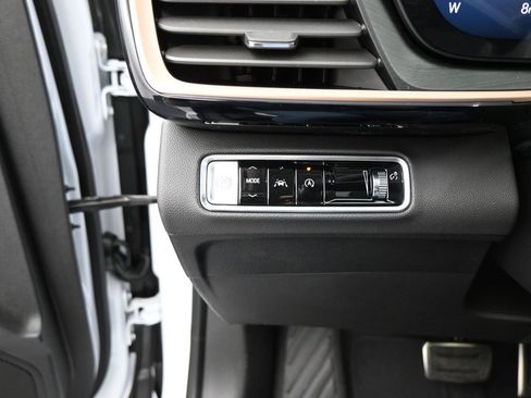 New 2025 Buick Envision Sport Touring image 22