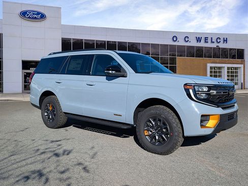 New 2025 Ford Expedition Tremor image 1