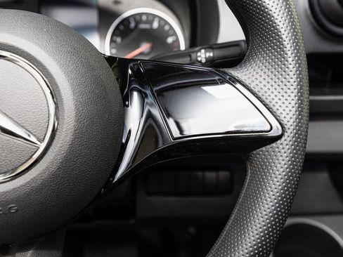 Used 2025 Mercedes-Benz Sprinter 3500 image 12