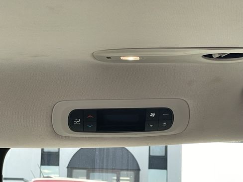 Used 2018 Chrysler Pacifica Touring Plus FWD image 26