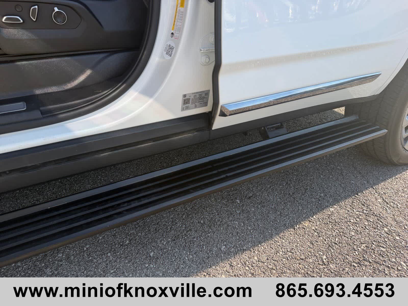 Used 2024 GMC Yukon Denali Ultimate AWD/4WD image 11