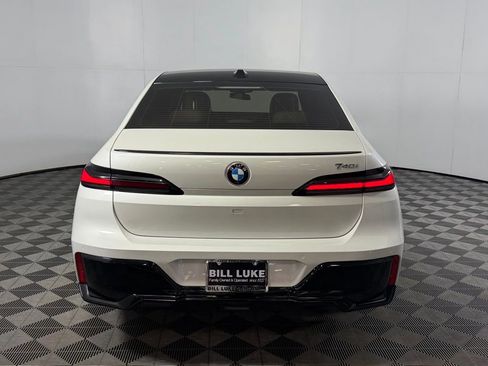 Used 2023 BMW 740i w/ Executive Package RWD image 7