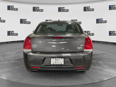 Used 2017 Chrysler 300 C w/ Safetytec Plus Group AWD/4WD image 4