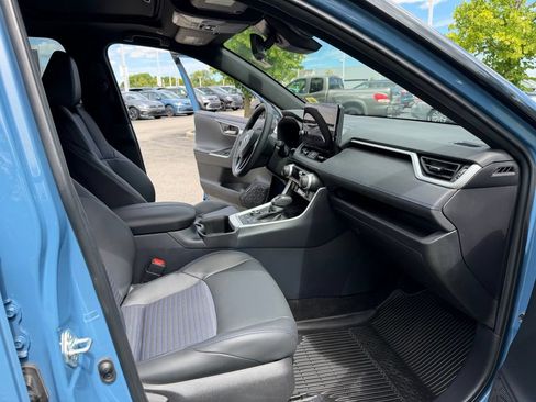 Used 2025 Toyota RAV4 XSE AWD/4WD image 10