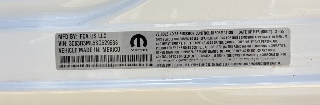 Used 2025 RAM 3500 Laramie AWD/4WD image 28