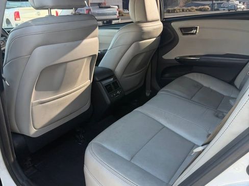 Used 2015 Toyota Avalon Limited image 8