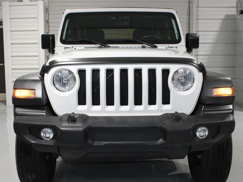 Used 2020 Jeep Wrangler Unlimited Sport S image 2